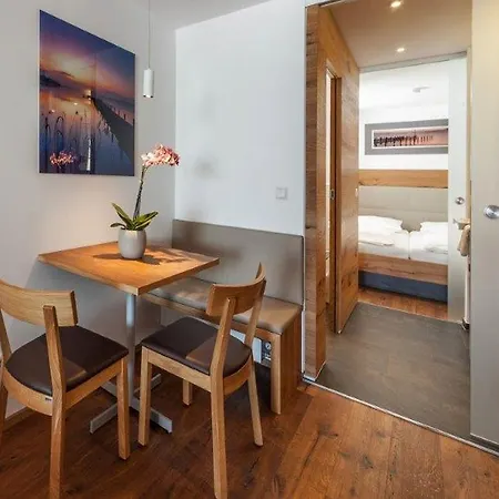 Seeblick Hotel *